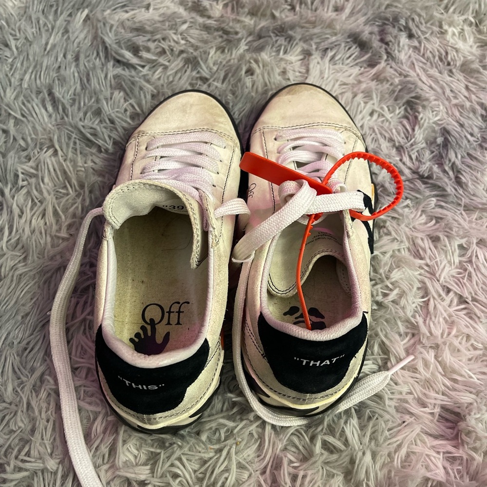 Off-White White and Black Sneakers